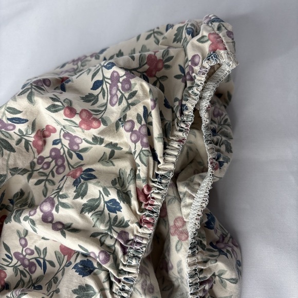 Laura Ashley Floral Queen Fitted Sheet 100% Cotton Bedding 90's Traditional - Picture 3 of 8